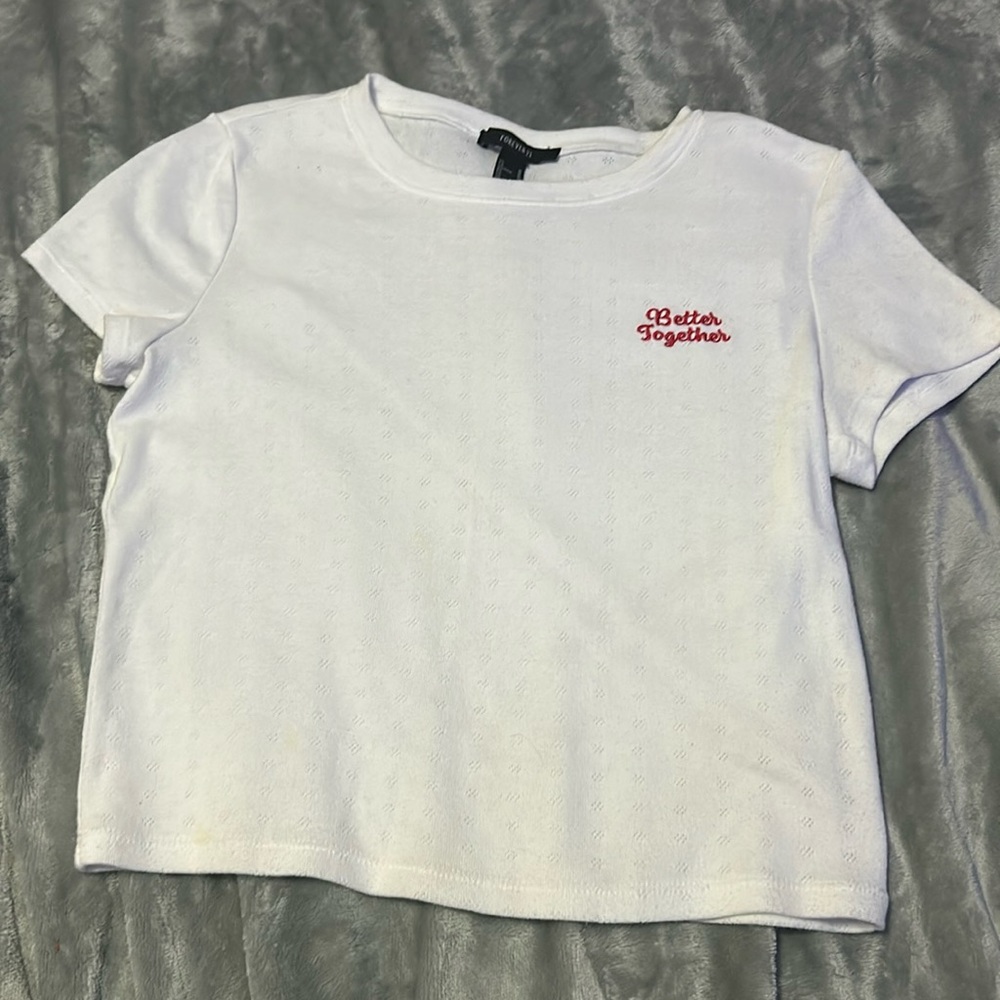 White basic t-shirt from forever 21.